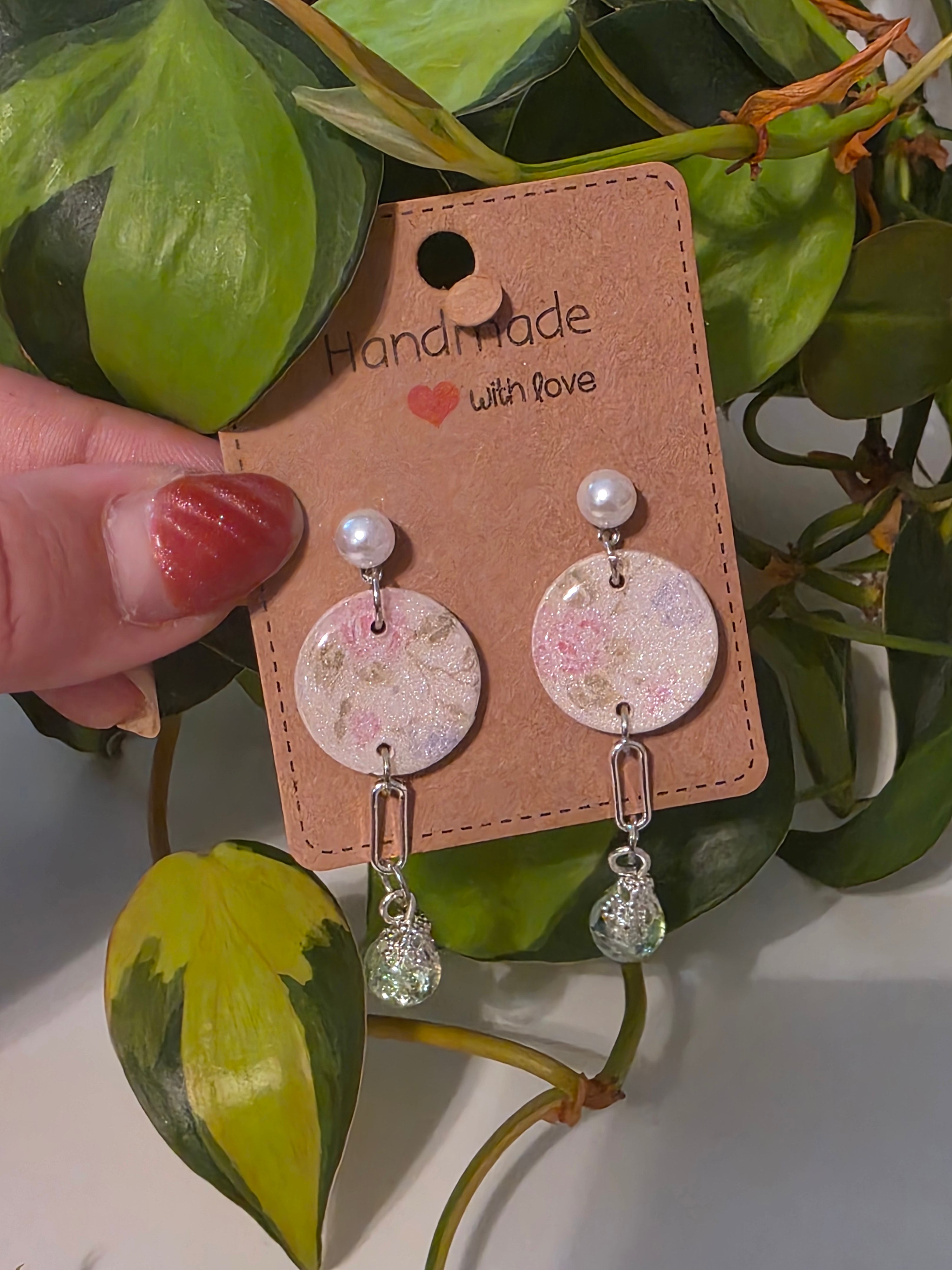 Pearl floral with paperclip chain dangle with green bead